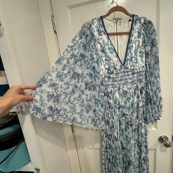 Alice + Olivia Sion Sunburst Maxi Dress Blue - Picture 6 of 15